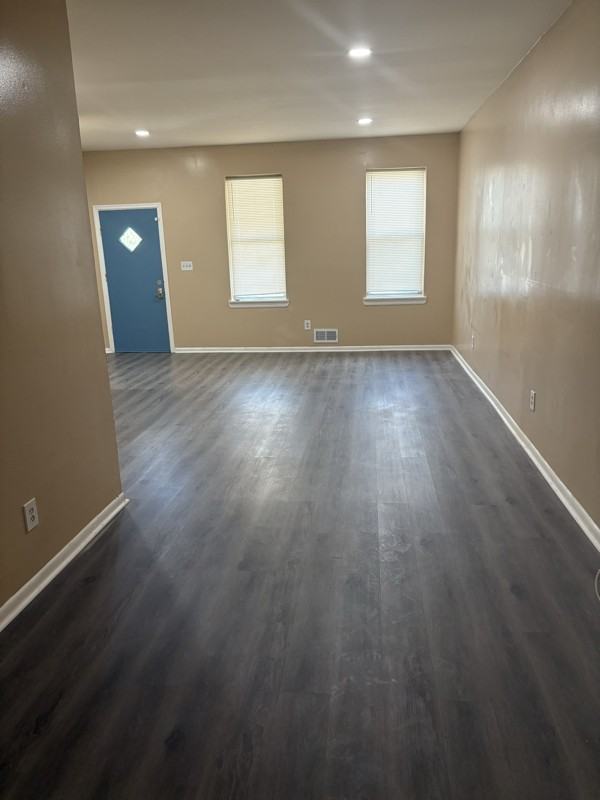 1705 E 25th St - Photo 4 of 18