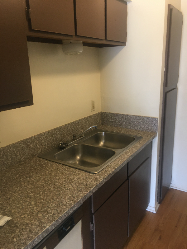 2427 W Prairie St - Photo 5 of 9