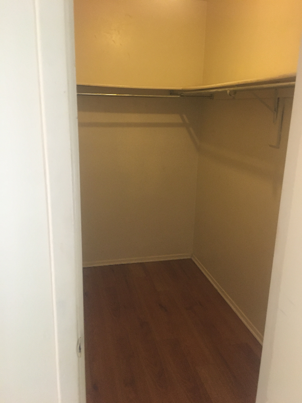 2427 W Prairie St - Photo 6 of 9