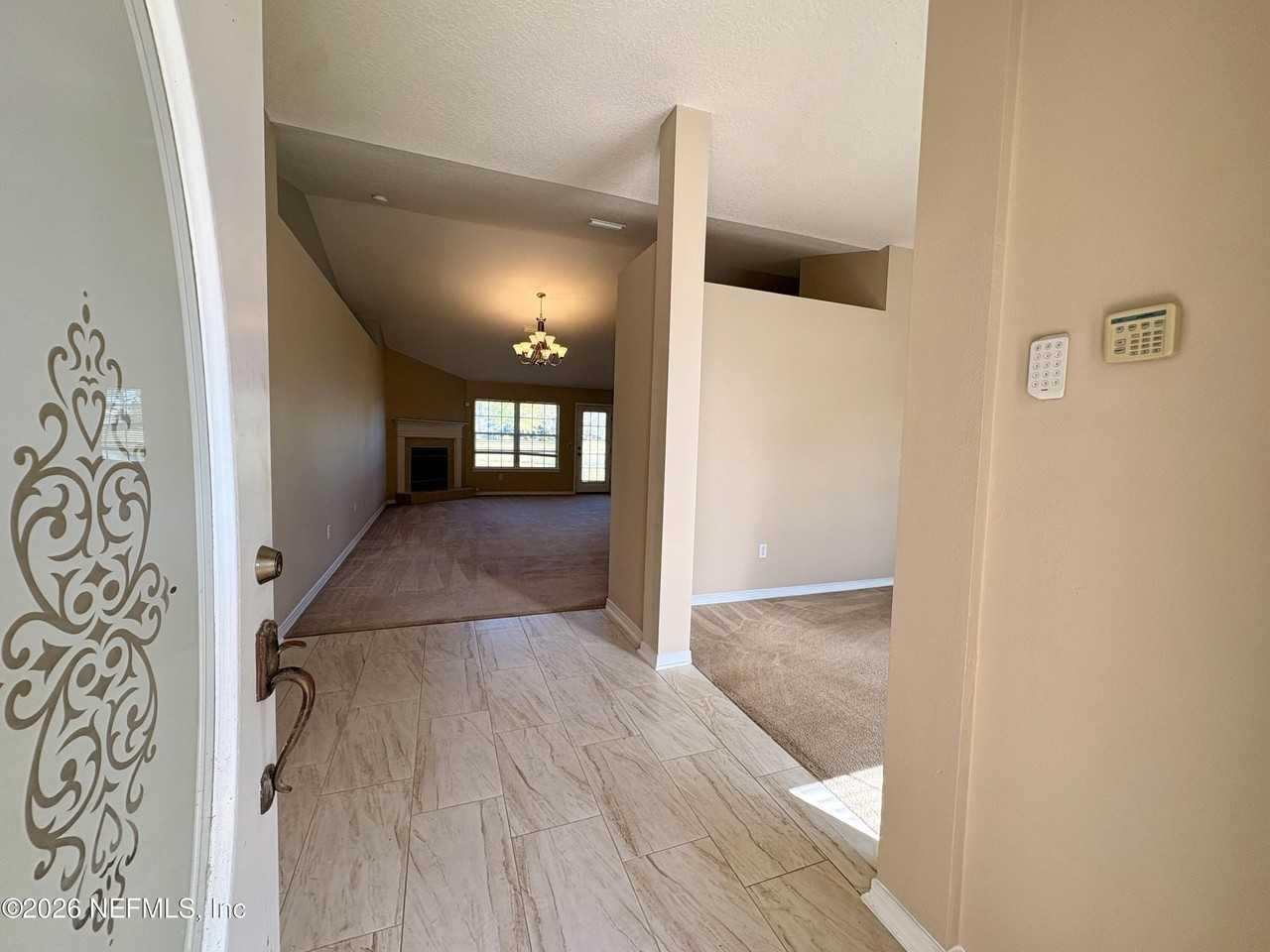 15677 Moss Hollow Dr - Photo 6 of 48