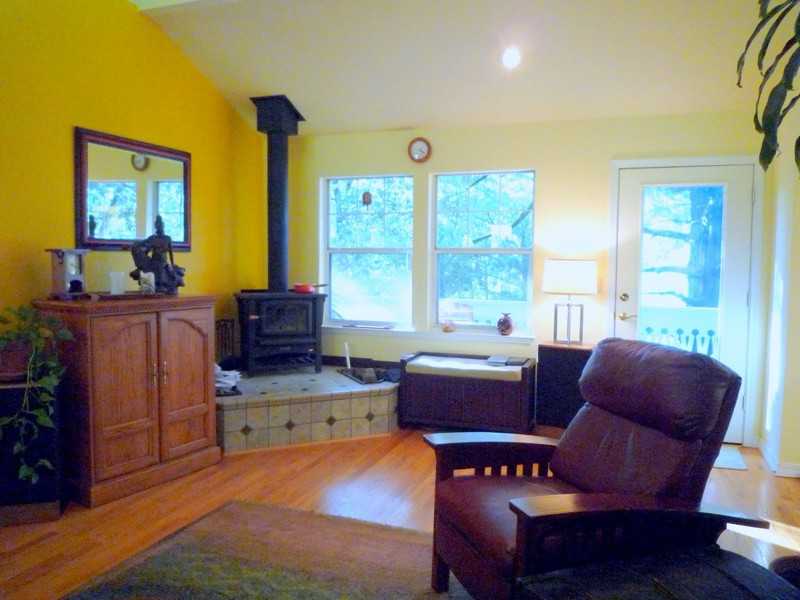 14959 Drake Rd - Photo 4 of 33