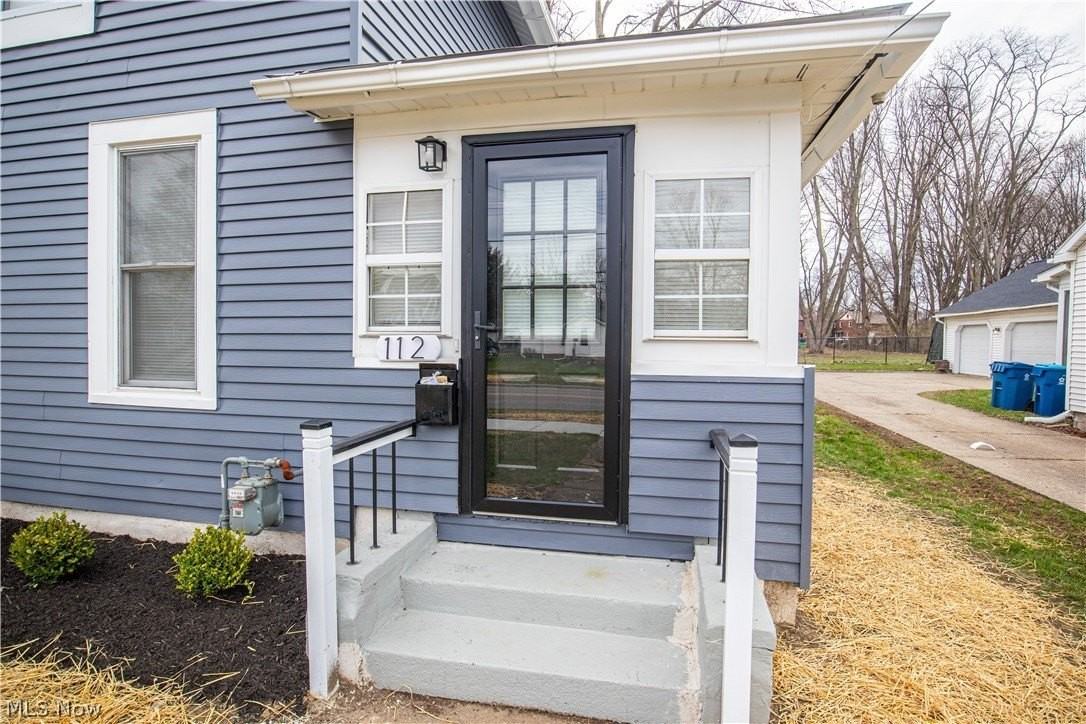 112 Chestnut St - Photo 4 of 29