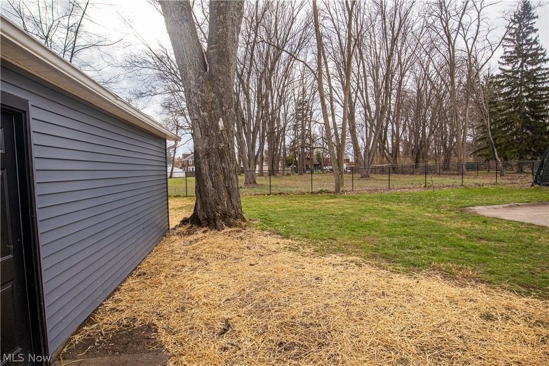 112 Chestnut St - Photo 6 of 29