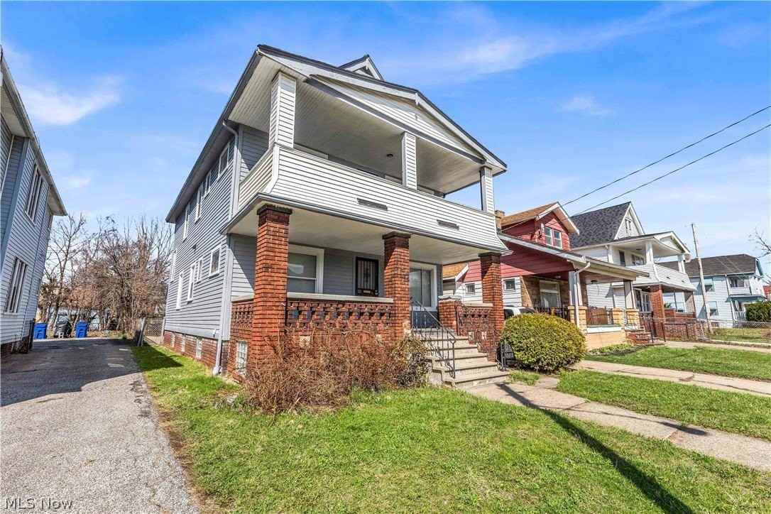 10613 Sandusky Ave #B - Photo 2 of 30