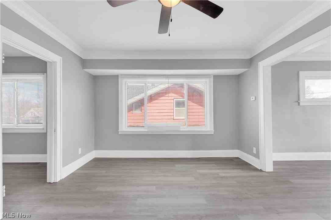 10613 Sandusky Ave #B - Photo 6 of 30