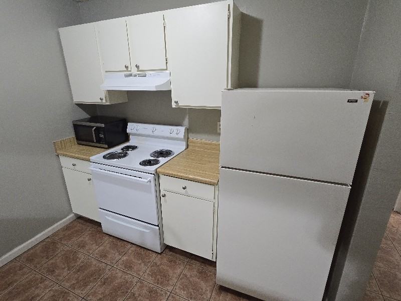 1849 Southpointe Dr - Photo 4 of 16