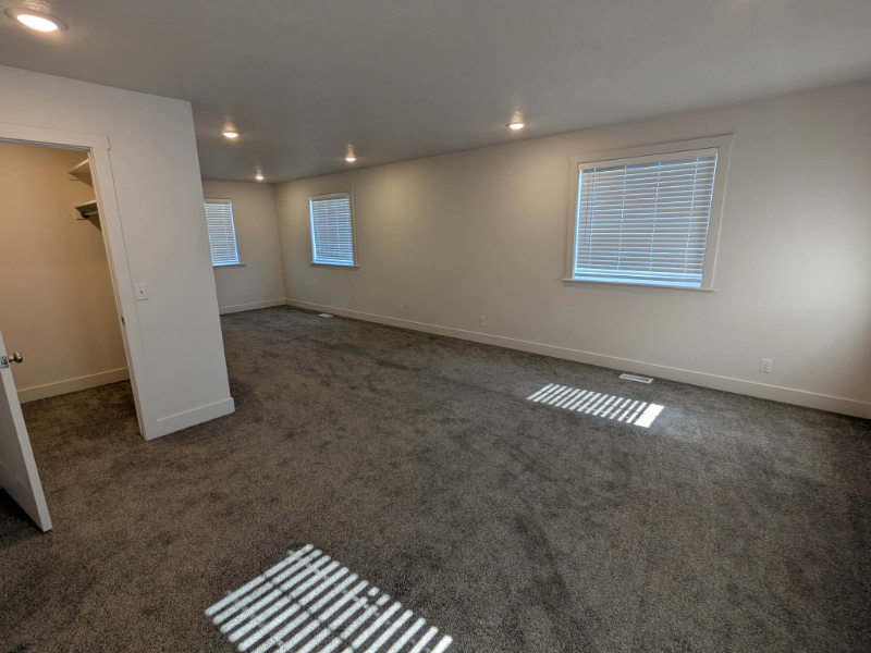 1760 Ne - Photo 5 of 24