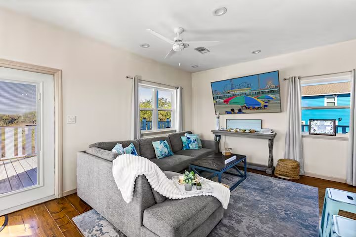 14204 Miramar Dr - Photo 3 of 20