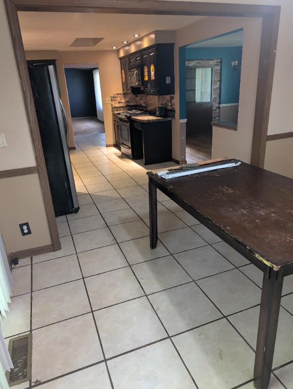 557 Murray Hill Dr - Photo 3 of 11