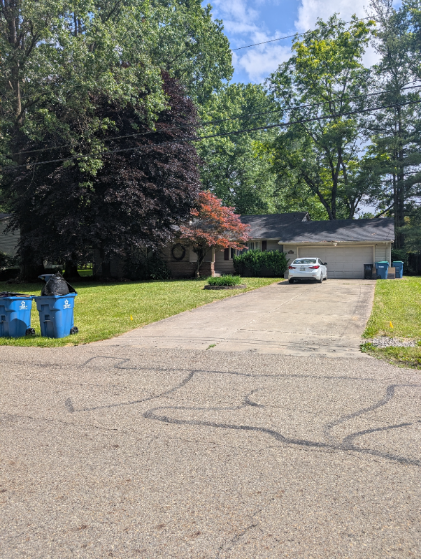 557 Murray Hill Dr - Photo 4 of 11