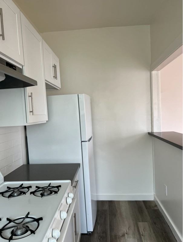 904 S Catalina St - Photo 4 of 9