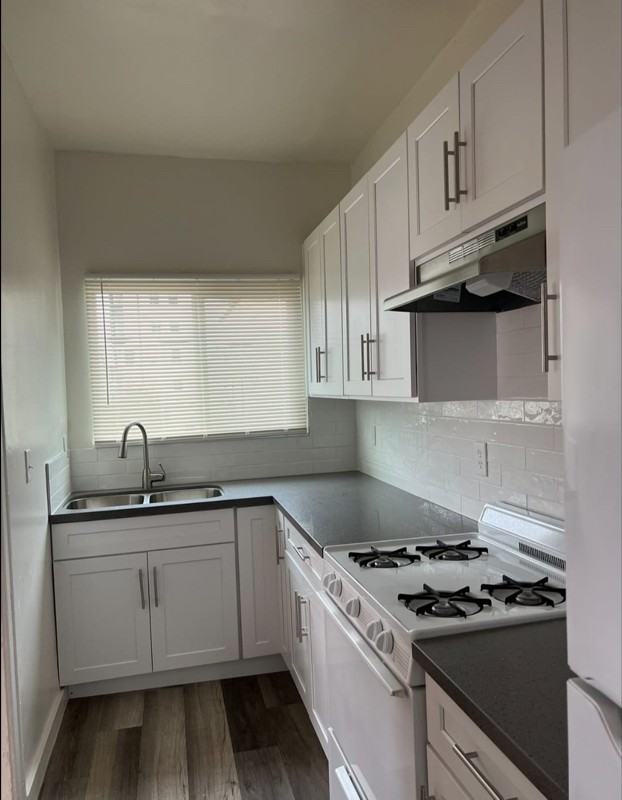 904 S Catalina St - Photo 5 of 9