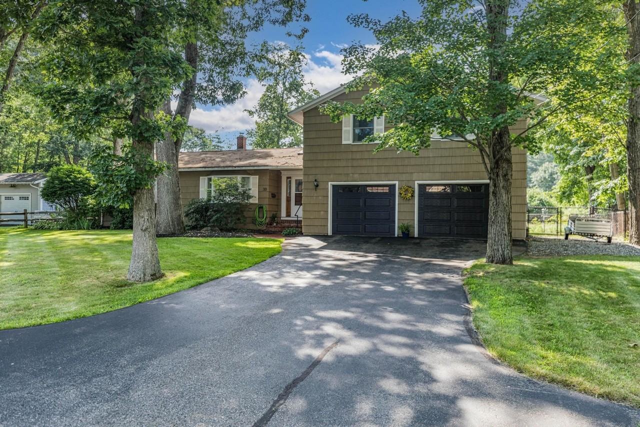 33 Taft Rd - Photo 3 of 27