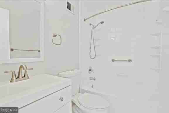 6360 Silver Ridge Cir - Photo 5 of 9
