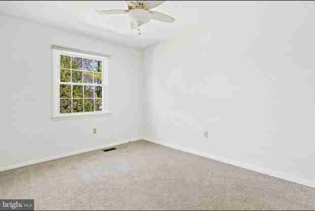 6360 Silver Ridge Cir - Photo 6 of 9