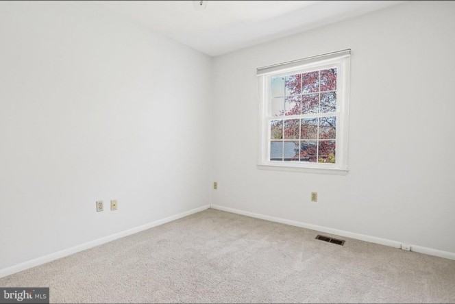 6360 Silver Ridge Cir - Photo 7 of 9