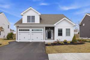 featured image of 40 Sage Ln