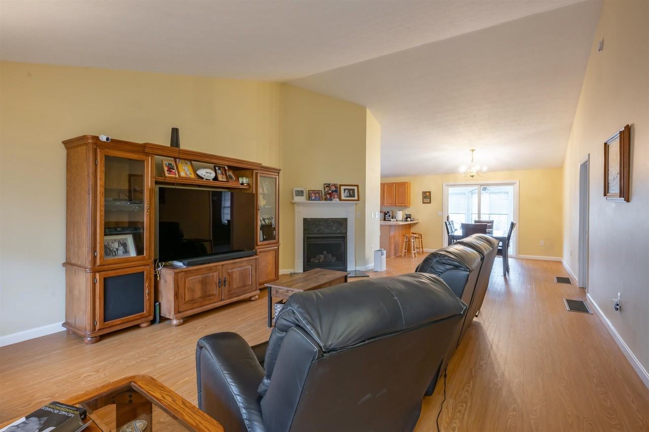 4 Myopia Ln - Photo 2 of 37