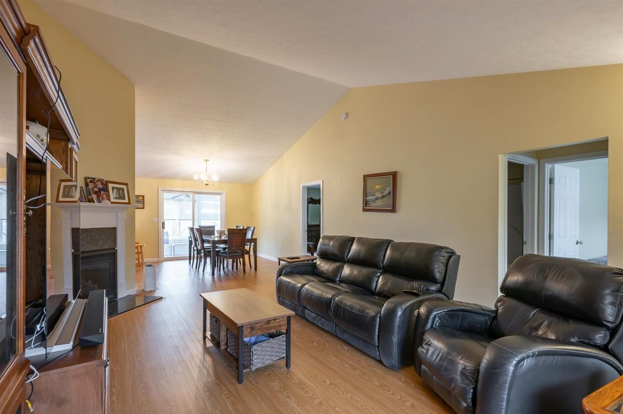 4 Myopia Ln - Photo 4 of 37