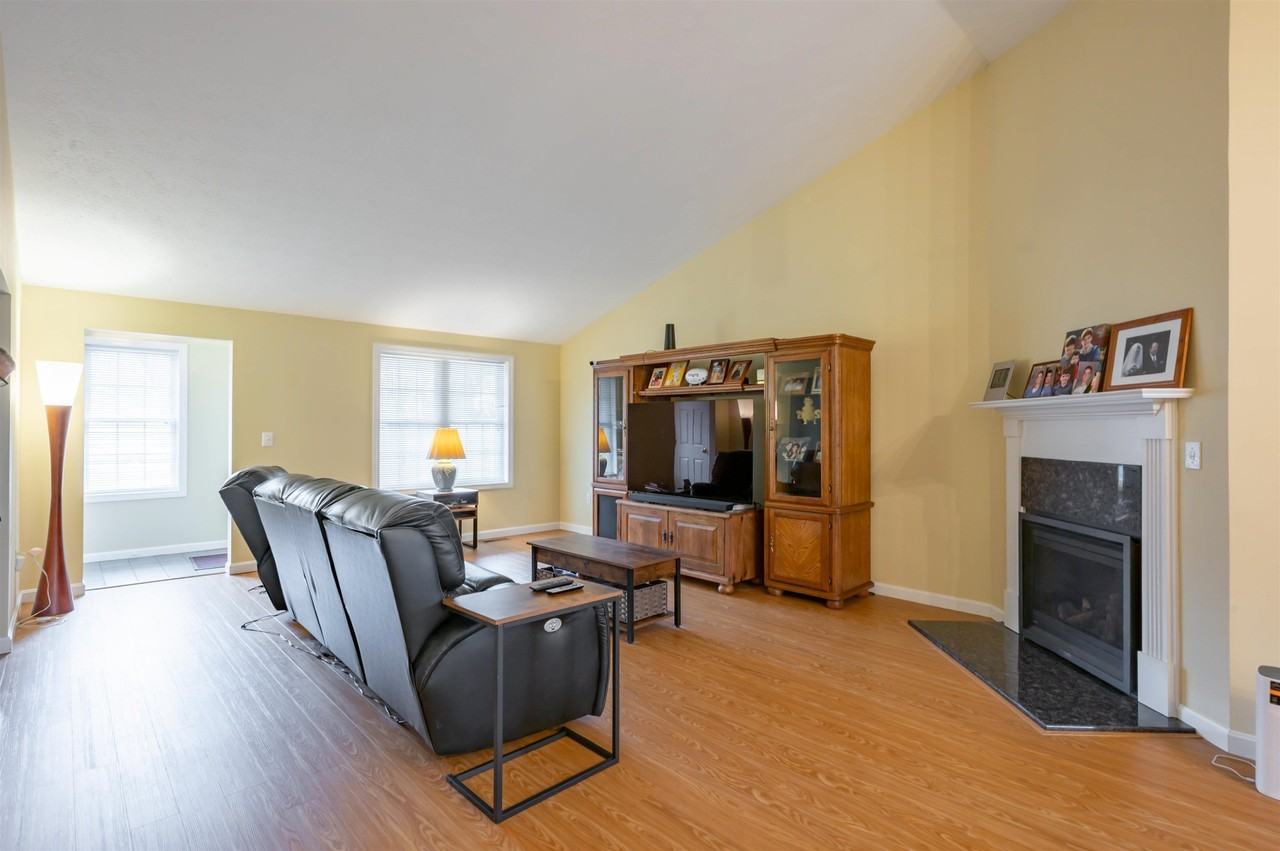 4 Myopia Ln - Photo 6 of 37