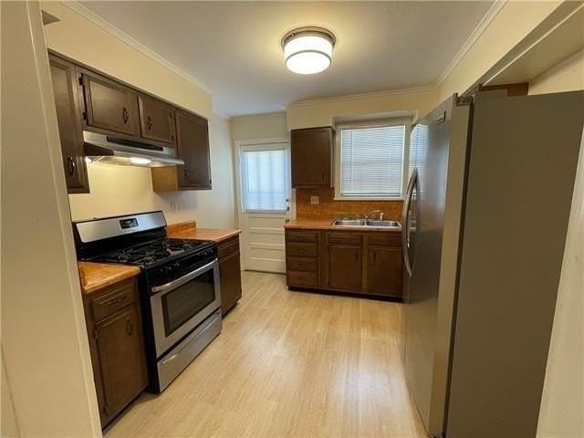 750 Canton St - Photo 6 of 17