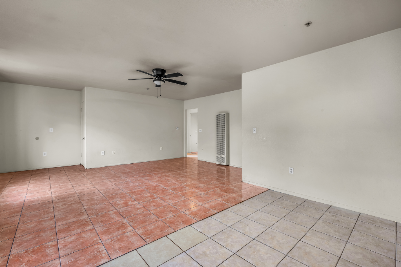 5231 Huntington Dr N #4 - Photo 6 of 19