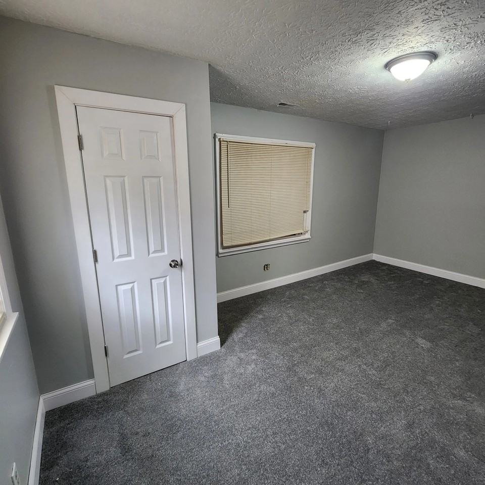 2425 Malden Rd - Photo 2 of 3