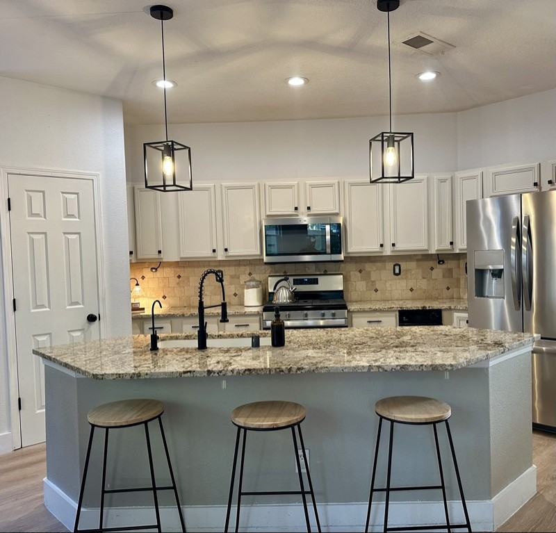 10215 Marin Dr Nw - Photo 3 of 16