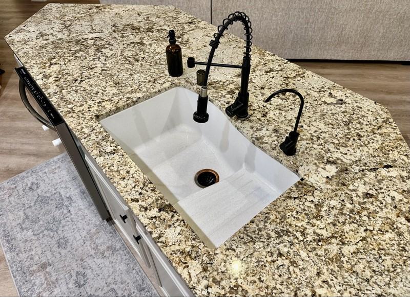 10215 Marin Dr Nw - Photo 6 of 16