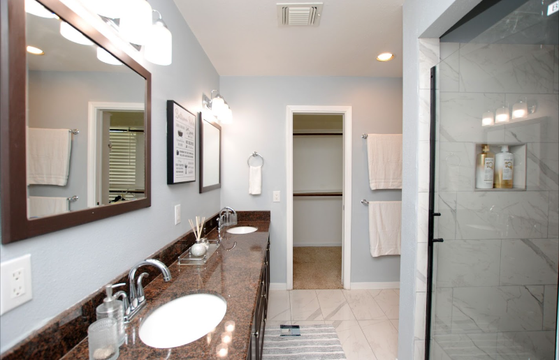 719 Park Knoll Ln - Photo 3 of 20