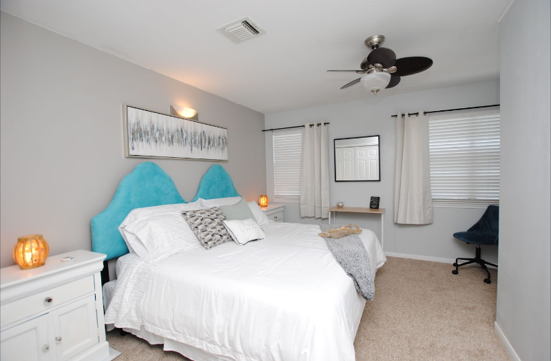 719 Park Knoll Ln - Photo 4 of 20