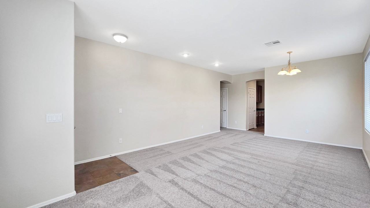 13395 S 176th Ln - Photo 4 of 27