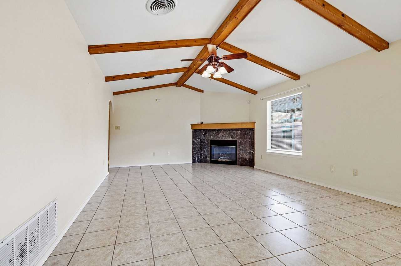 491 Desert Sun Ct - Photo 4 of 27