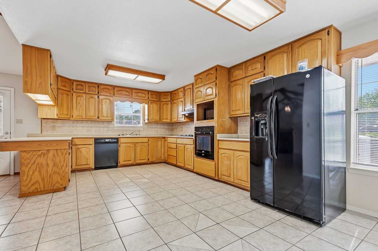 491 Desert Sun Ct - Photo 5 of 27