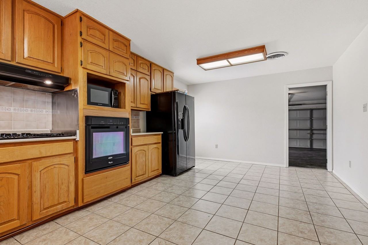 491 Desert Sun Ct - Photo 6 of 27