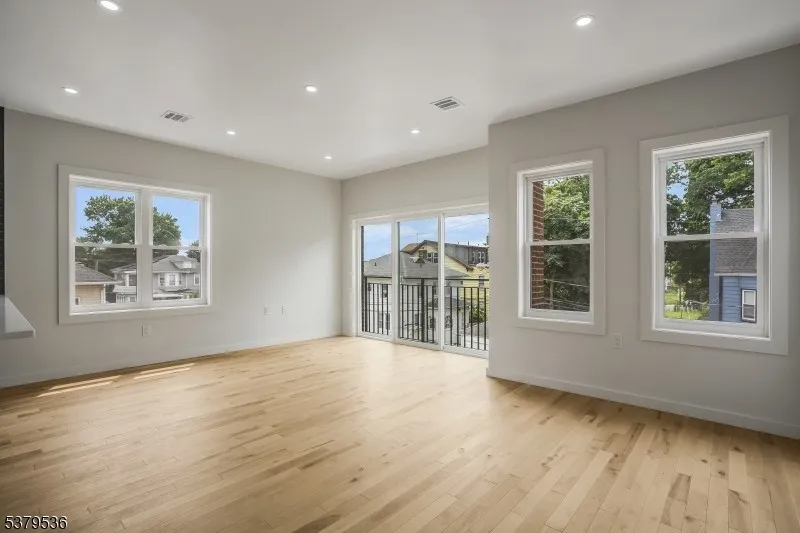 15 Voorhees St #2ndFL - Photo 4 of 9