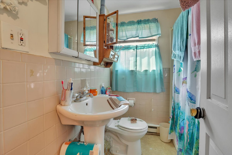 1580 Hartford New London Tpke #1R - Photo 5 of 7