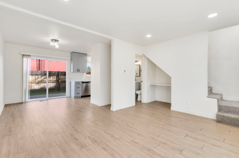 1618 Banyan Dr - Photo 2 of 8