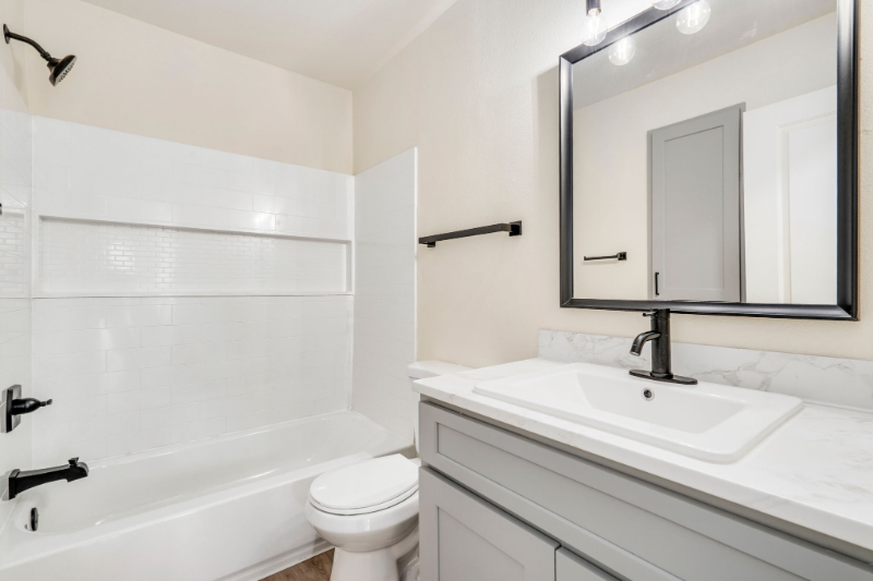 1618 Banyan Dr - Photo 5 of 8