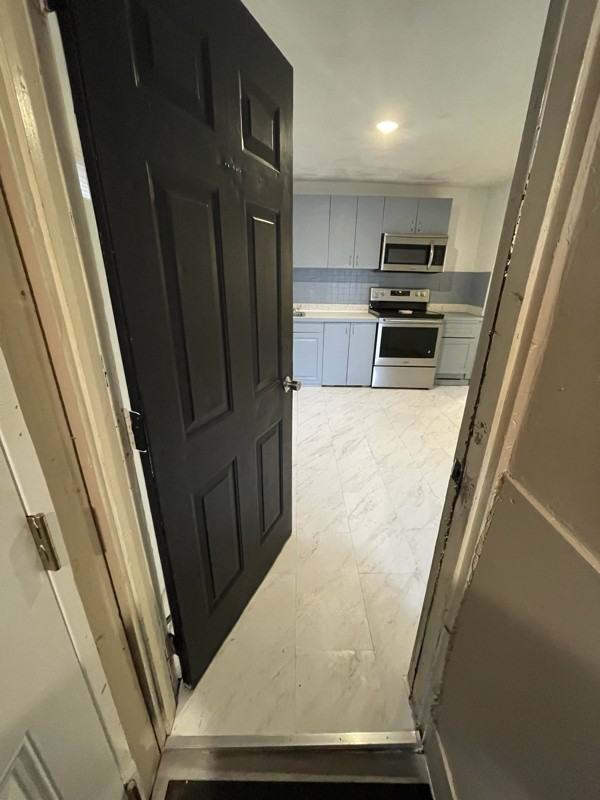 742 Jay St - Photo 3 of 16