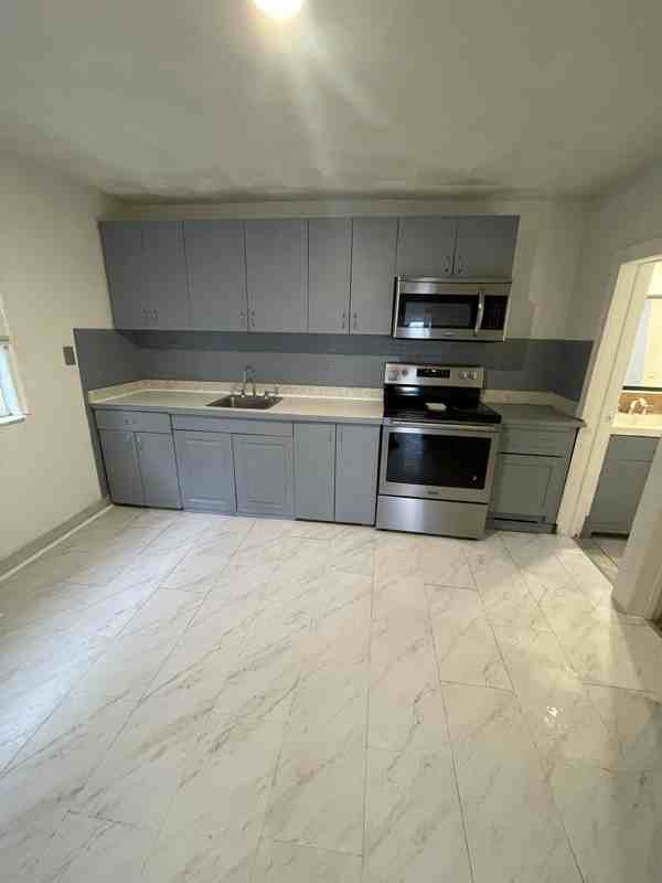 742 Jay St - Photo 4 of 16