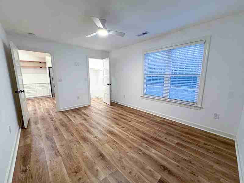 134 N Clarendon Dr - Photo 7 of 10