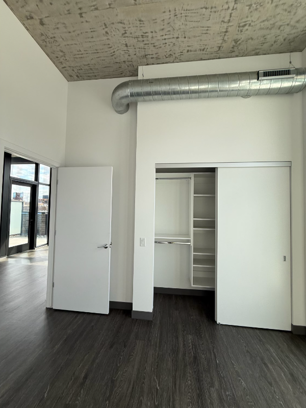 180 N Elizabeth St - Photo 3 of 9