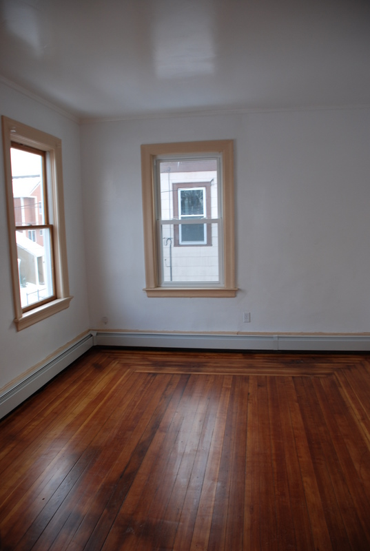 381 Pine St #1 - Photo 3 of 8