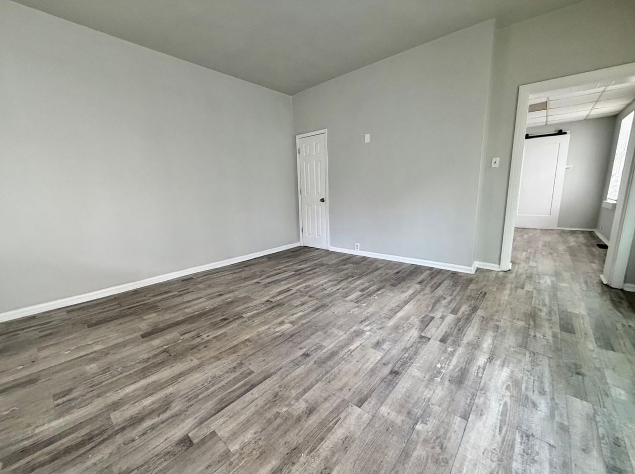 1228 Gilsey Ave - Photo 2 of 7