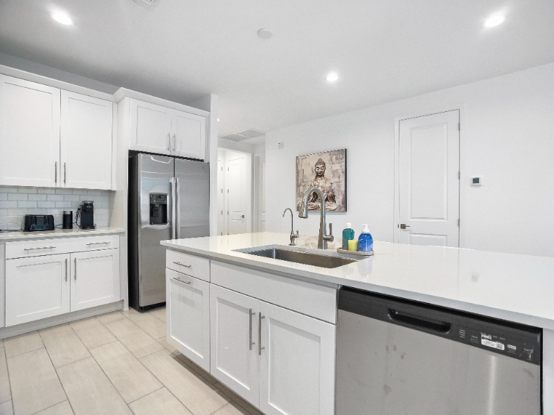 11343 S 50th Ave - Photo 7 of 20