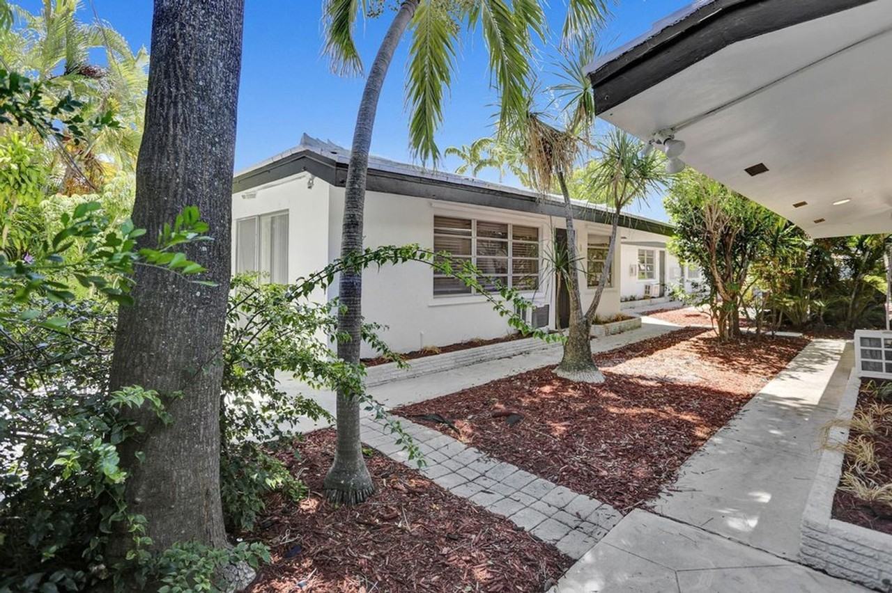 820 NE 16th Ave - Photo 2 of 9