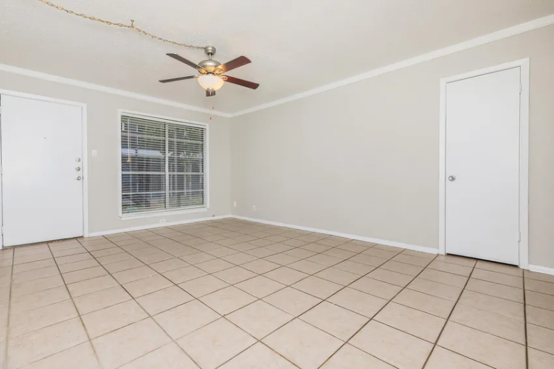4645 Ocean Dr #H06 - Photo 5 of 15