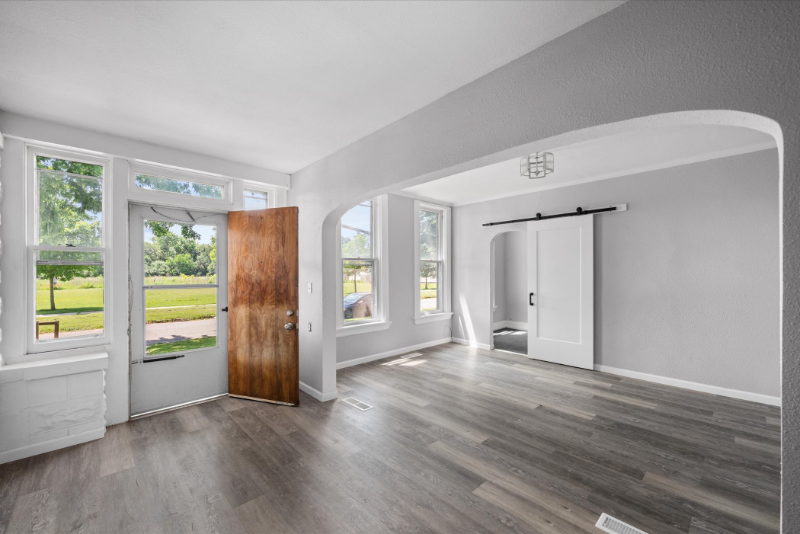 416 Colburn St #1 - Photo 3 of 11