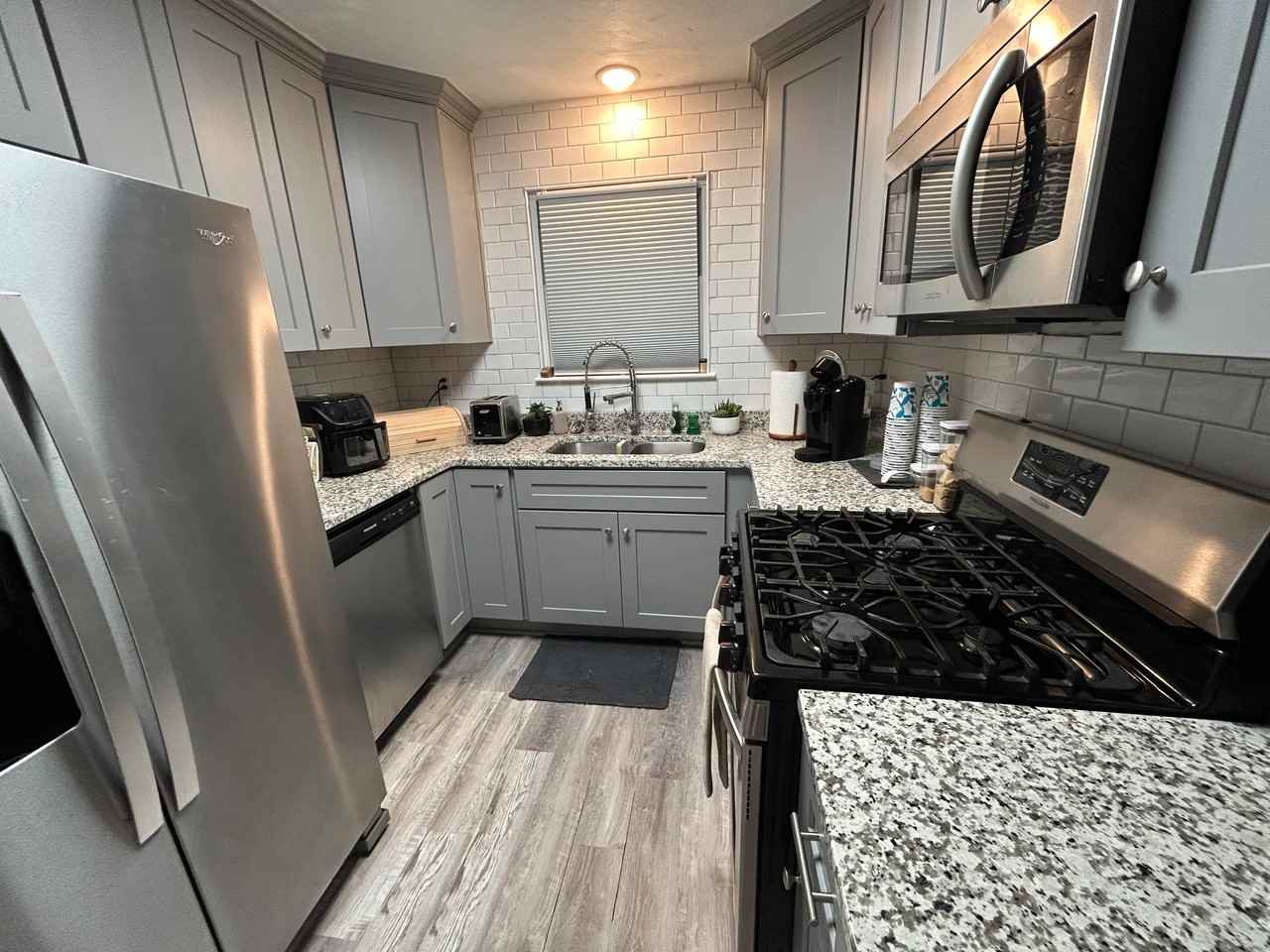 911 Sherman Ln - Photo 4 of 7